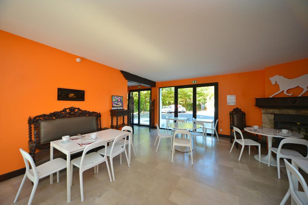Logis - Hotel Restaurant La Mire Vierzon Exterior photo
