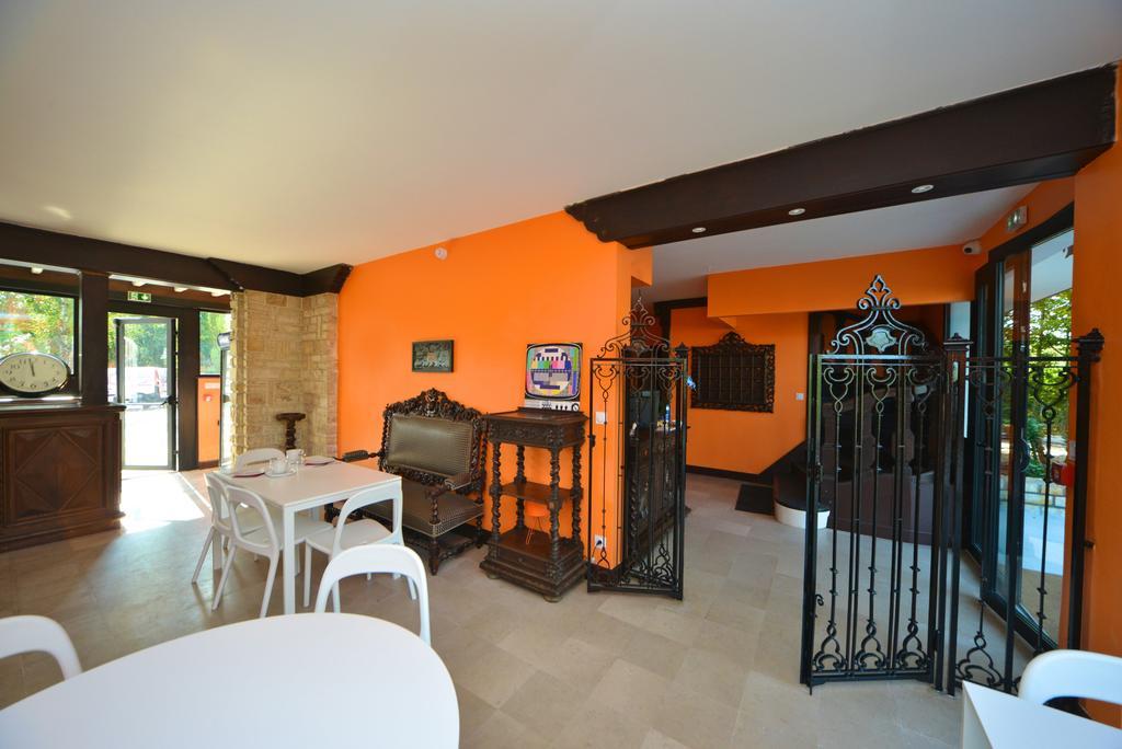 Logis - Hotel Restaurant La Mire Vierzon Exterior photo