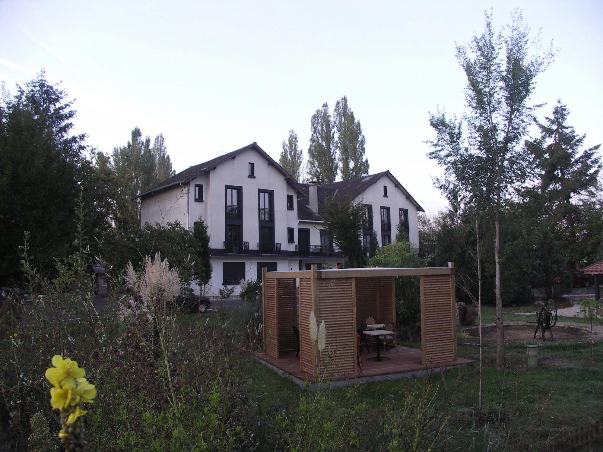 Logis - Hotel Restaurant La Mire Vierzon Exterior photo
