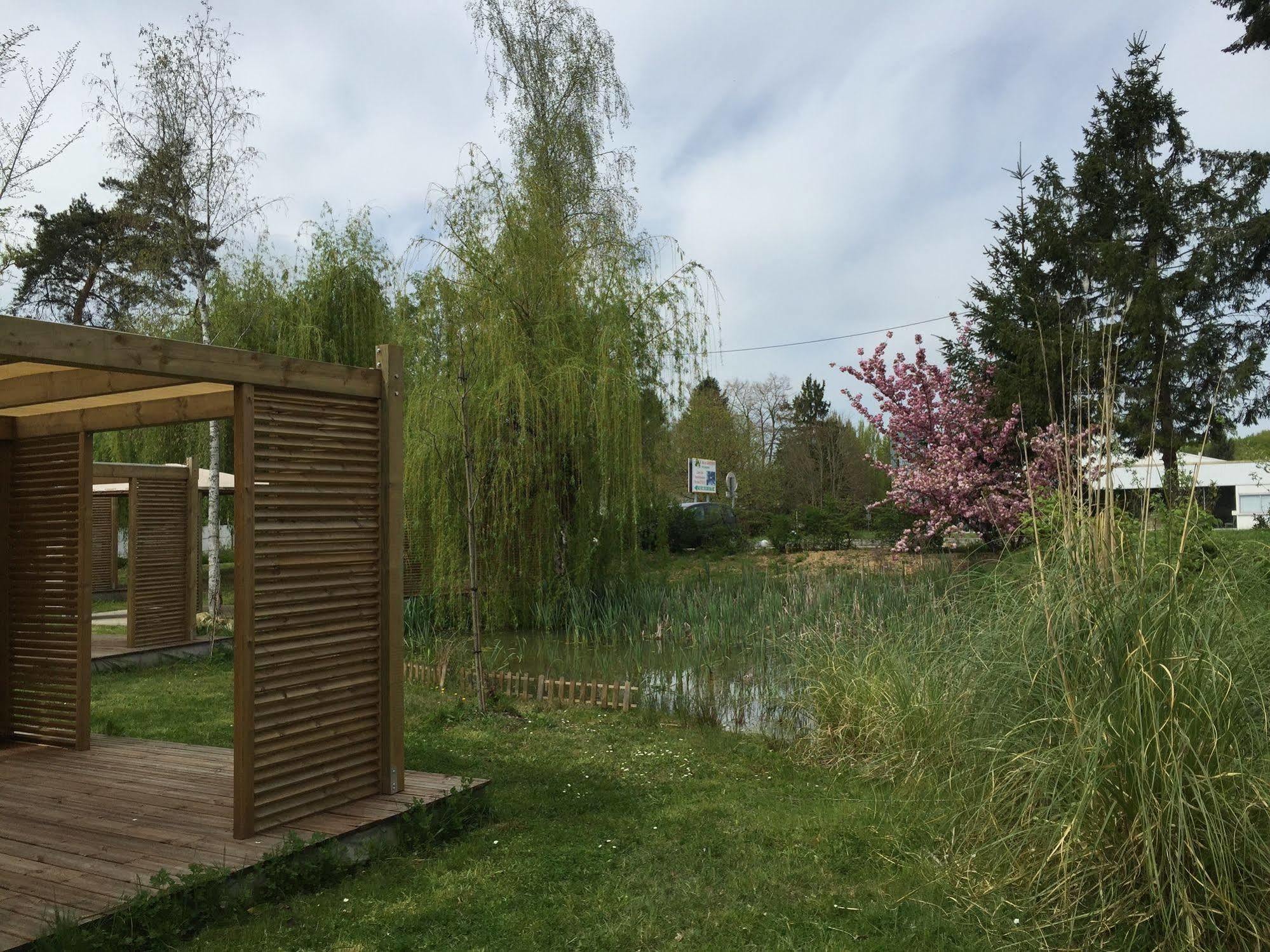 Logis - Hotel Restaurant La Mire Vierzon Exterior photo