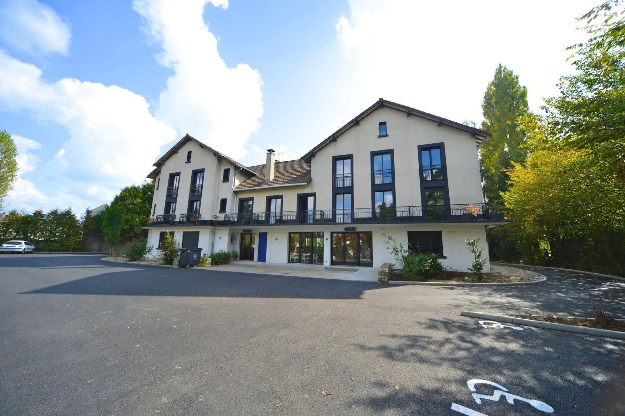 Logis - Hotel Restaurant La Mire Vierzon Exterior photo